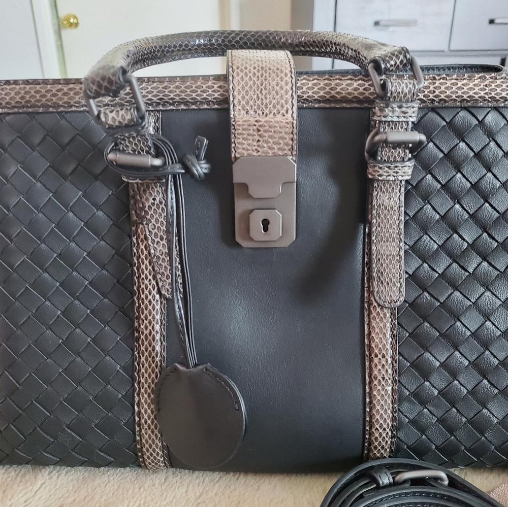 Bottega Veneta Black Nappa Ayers Snakeskin Small Roma Bag